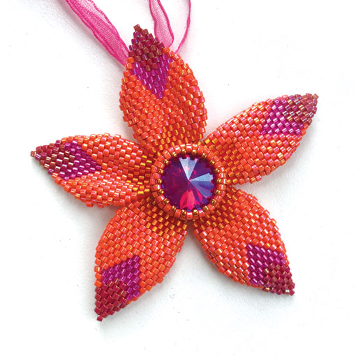 Star Flower Pendant by Chloe Menage beading pattern