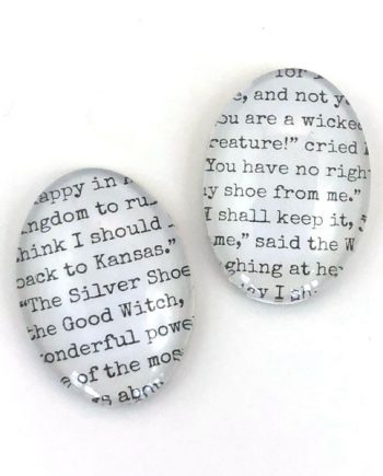 Handmade Wizard of Oz book cabochons for use in jewellery making and embroidery. Featuring excerpt text from the book